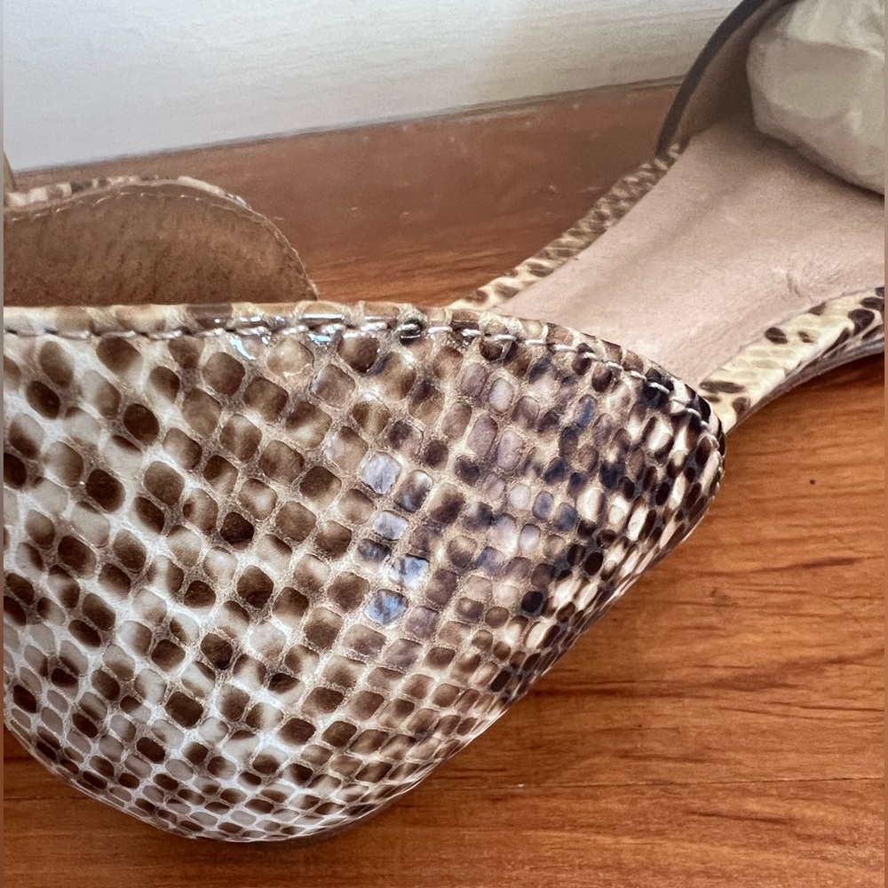 New Andrew Stevens Tan Snakeskin Canvas Flats Shoes Size 5.5 - Picture 2 of 9